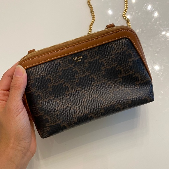 CELINE CLUTCH WITH CHAIN IN TRIOMPHE CANVAS AND LAMBSKIN - Picture 4 of 7